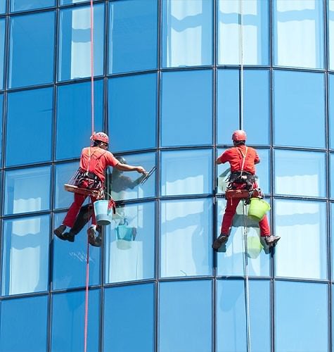Мытье фасадов промальпинистами в Якутске